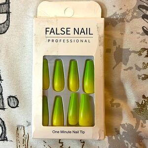 False Nail Ombre Green One Minute Nail Tips